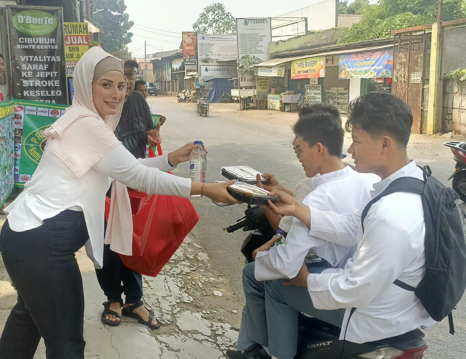 PJBW Pekan ke-76 Hadir Lebih Hangat, Pasangan Pengantin Baru hingga Aksi Kemanusiaan Warnai Cibubur 2 63ce09da 581c 4c94 bde8 6a2f8c666bbd