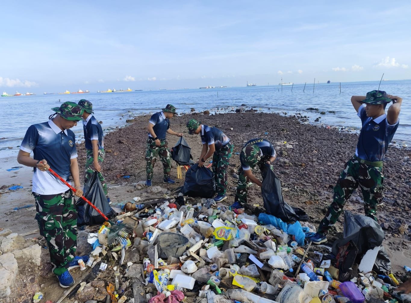 Sathantai Kodaeral IV Bersihkan Pantai Tanjung Uma: Dorong Tumbuhnya Kepedulian Terhadap Lingkungan Pesisir 2 74deba03 edad 4cec 87ff a9e1dcd5f93e