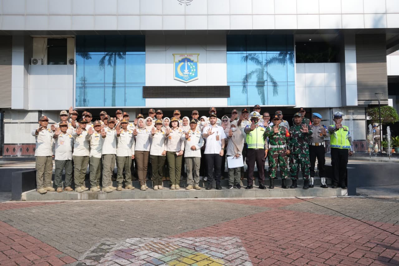 Pemkot Jakarta Timur Kembalikan Fungsi Trotoar Lewat Operasi Penertiban Serentak 1 8440d072 c185 4cef 8ace e58d0e36c026