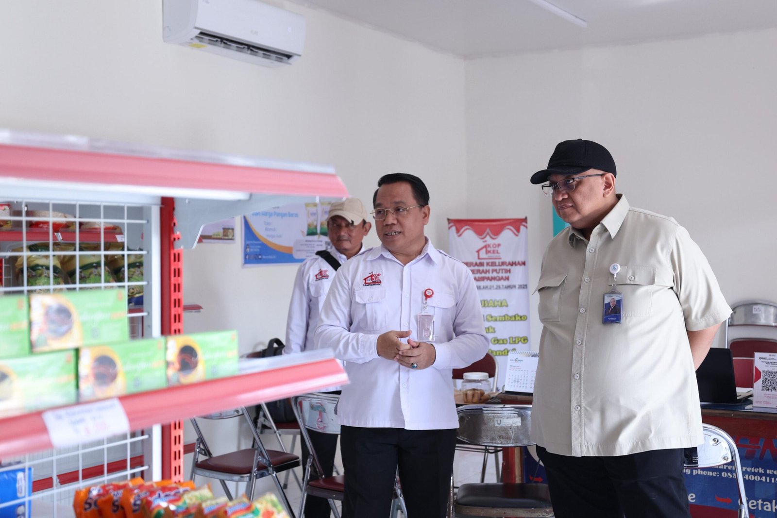 Dirut LPDB Koperasi Tinjau KKMP Sampangan dan KUD Usaha Mina, Dorong Koperasi Produktif dan Berdaya Saing 2 89b1dc6a b8a9 481a b136 4c215deeb757 scaled