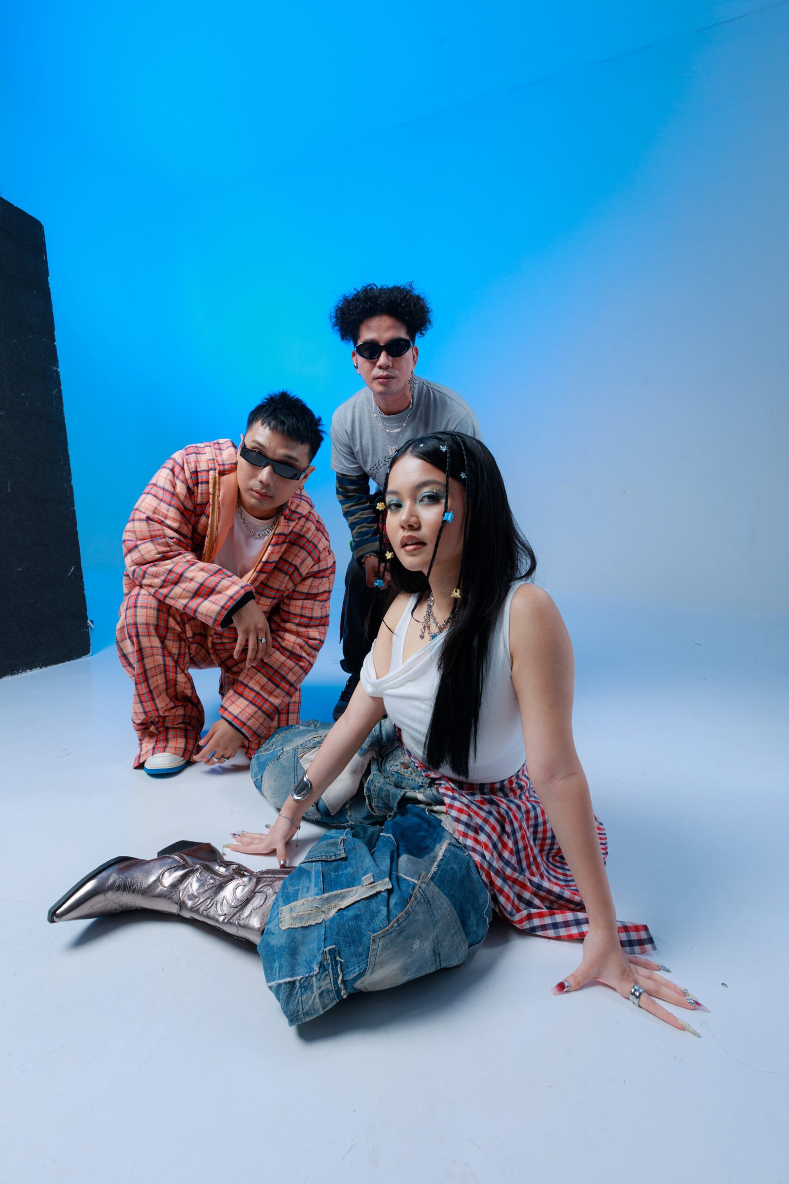 Roni Joni, Rycko Ria, dan Naomi Ivo Persiapkan Single Kolaborasi 'Dopamine (Bukan Haluuu)' 1 DOPAMINE0207 scaled