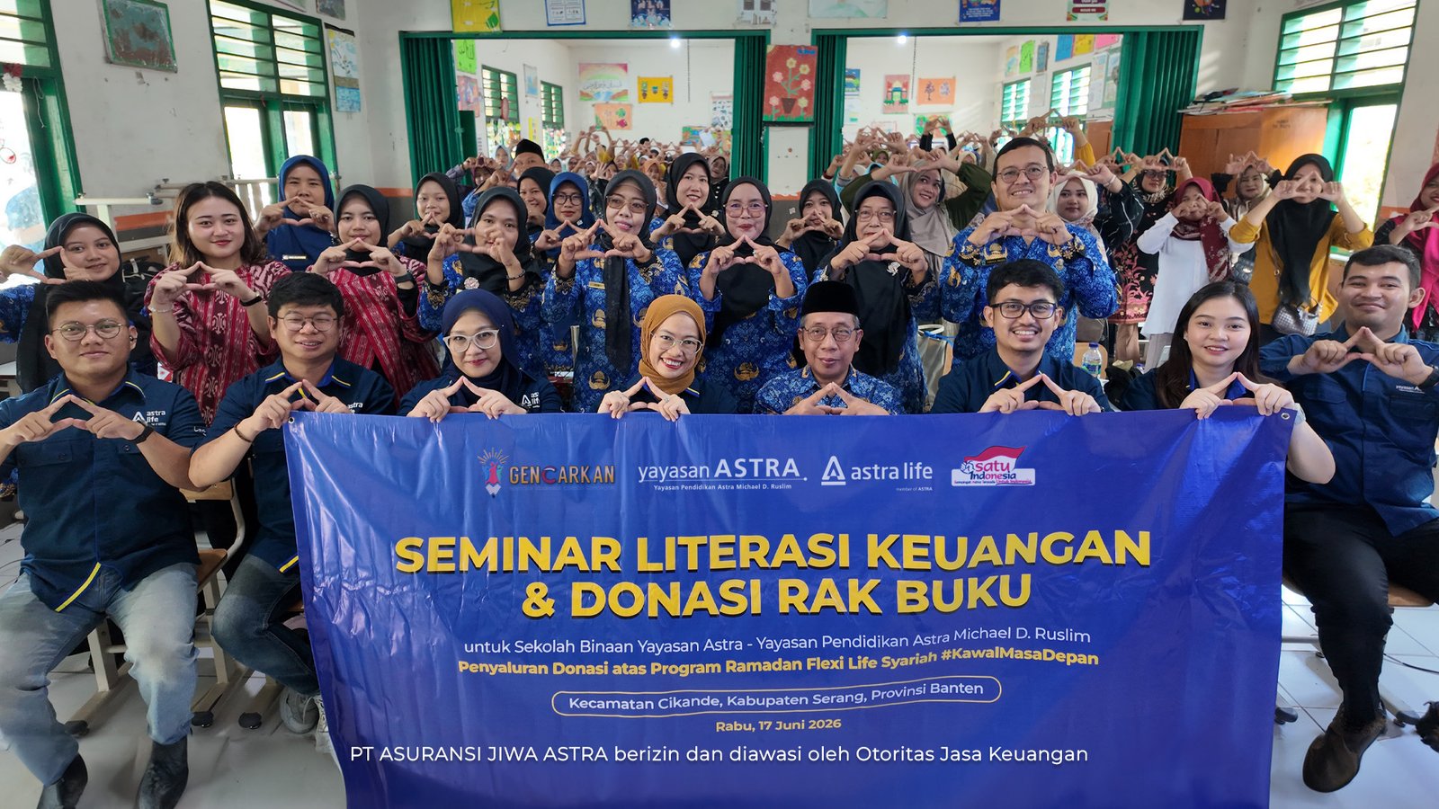Astra Life Salurkan Donasi & Gelar Seminar Literasi Keuangan di Cikande 2 Foto 4