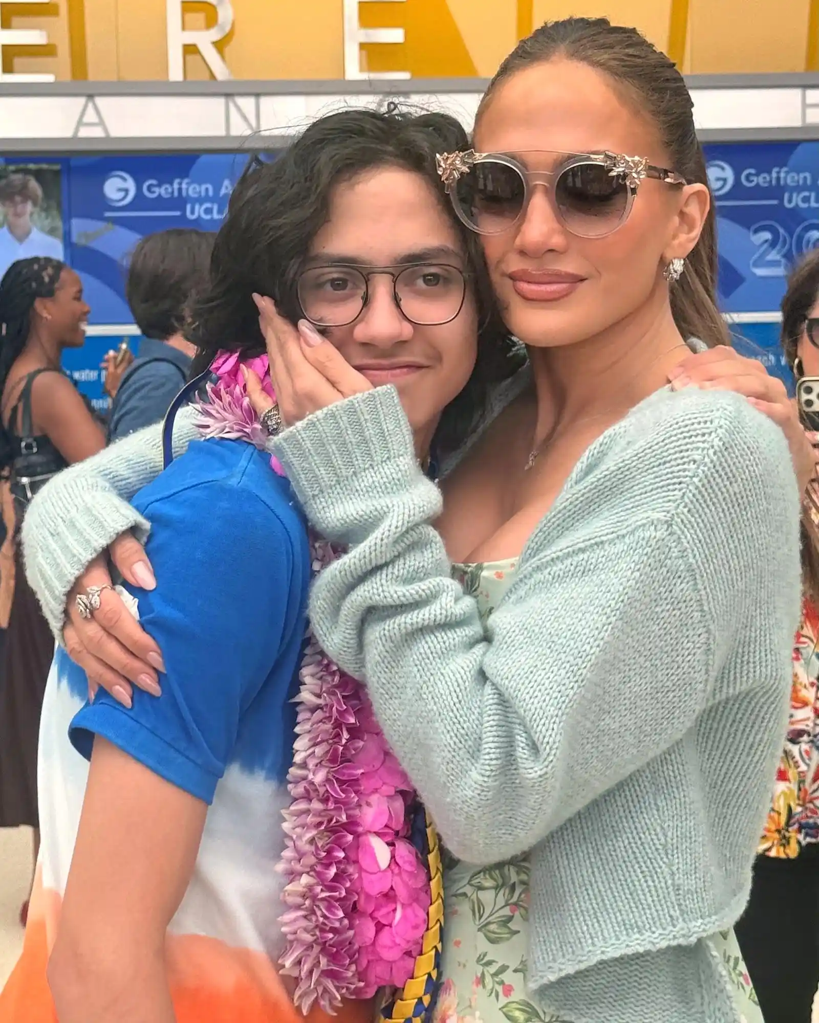 Jennifer Lopez kids graduation 02 062726 35f8e374e2ce4247b65eee1cffd365c9