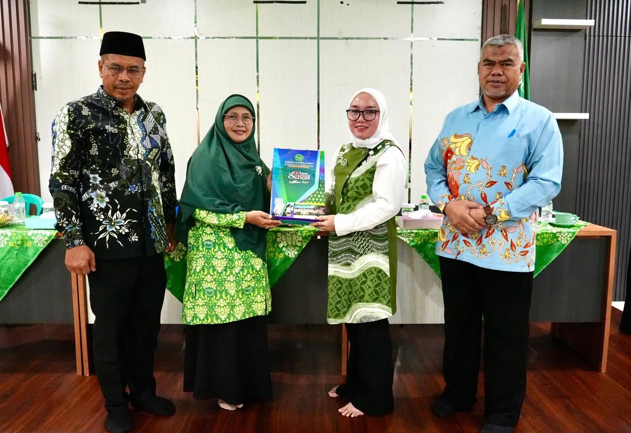 Wamenkop Farida Farichah Tekankan Koperasi Pesantren Jadi Pilar Ekonomi Kerakyatan 2 da6e7c51 b4f2 40e3 a5d6 c785dc510afa