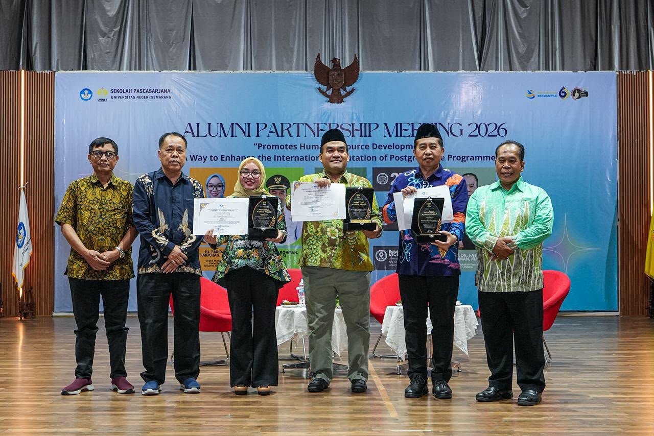 Farida Farichah Raih Penghargaan Impactful Alumni Awards UNNES 2026 2 fccc37b9 fe75 4ec1 9a34 ca76b9c4d9d2