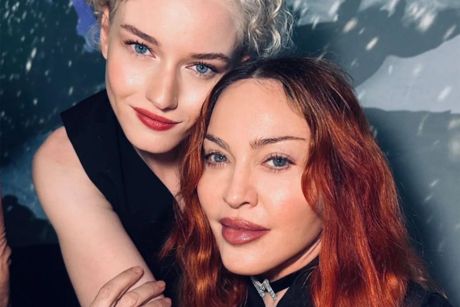madonna julia garner instagram story tout 050328 4af7bb756f1748399a0813afc82ac91f