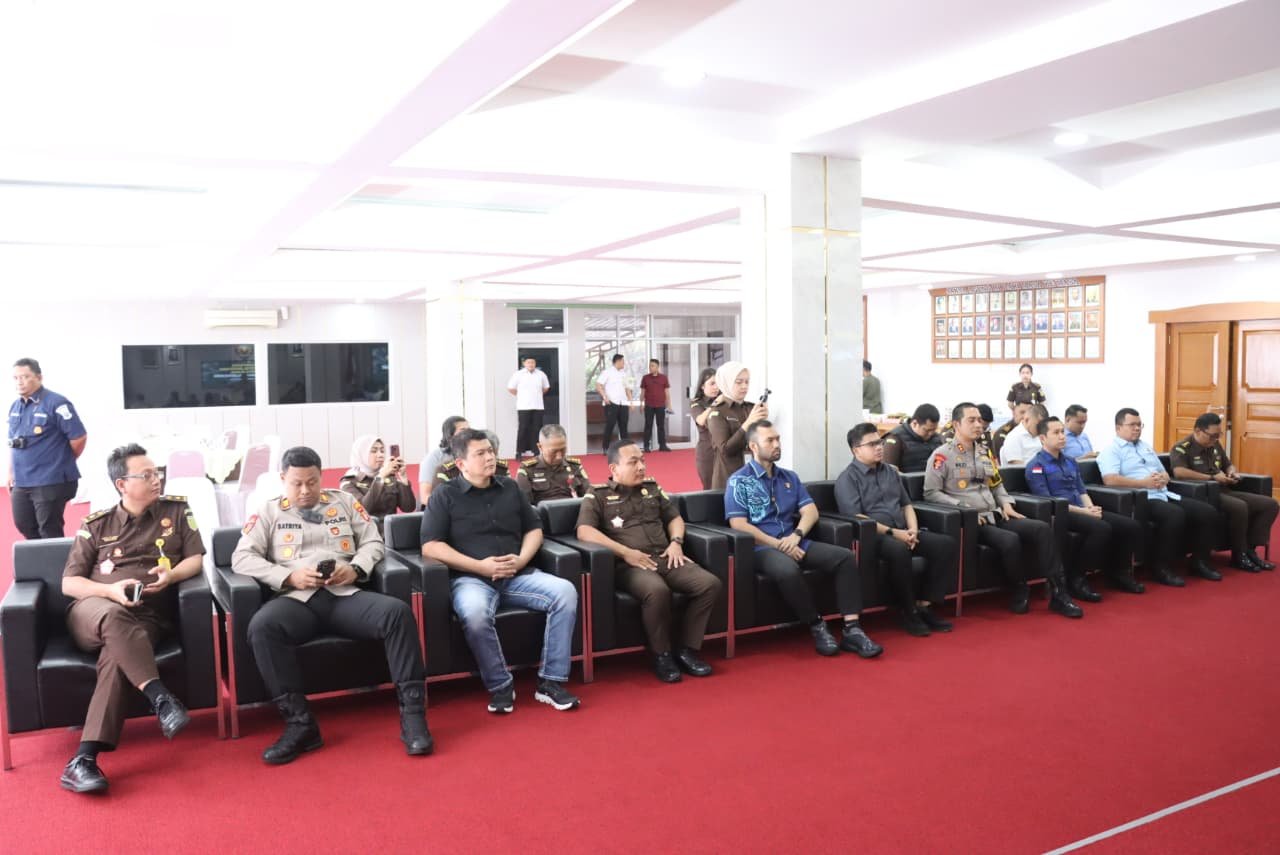Kapolres Metro Jakarta Barat Jalin Silaturahmi dengan Kajari, Perkokoh Kolaborasi Polri dan Kejaksaan 4 02ab04c5 9ce1 4fba be1a 32547d1a5c26