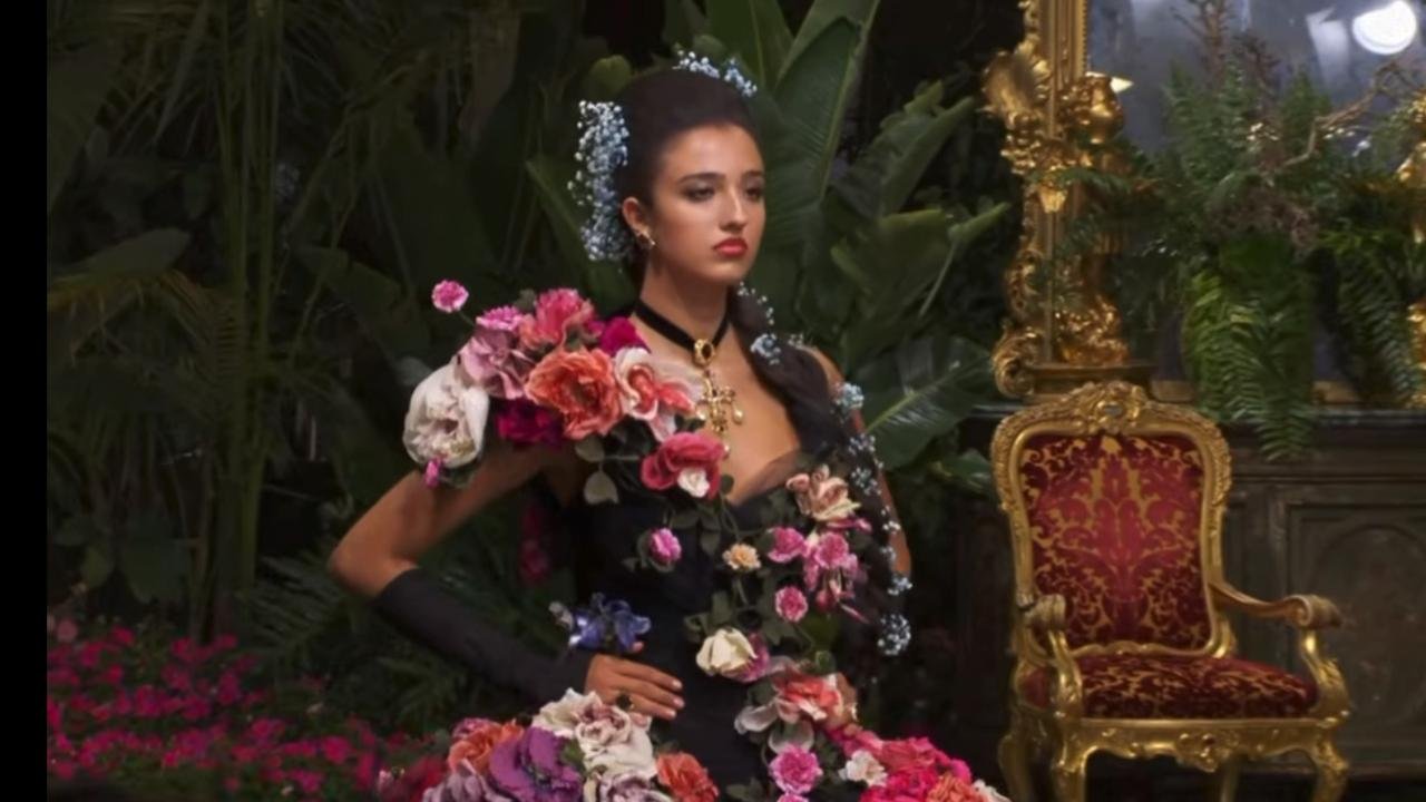 Dolce & Gabbana Rayakan Keindahan Sisilia Lewat Peragaan Couture Fall/Winter 2026/27 di Taormina 1 0e70faa4 f451 40b5 b3ee 09ecff14b5ab