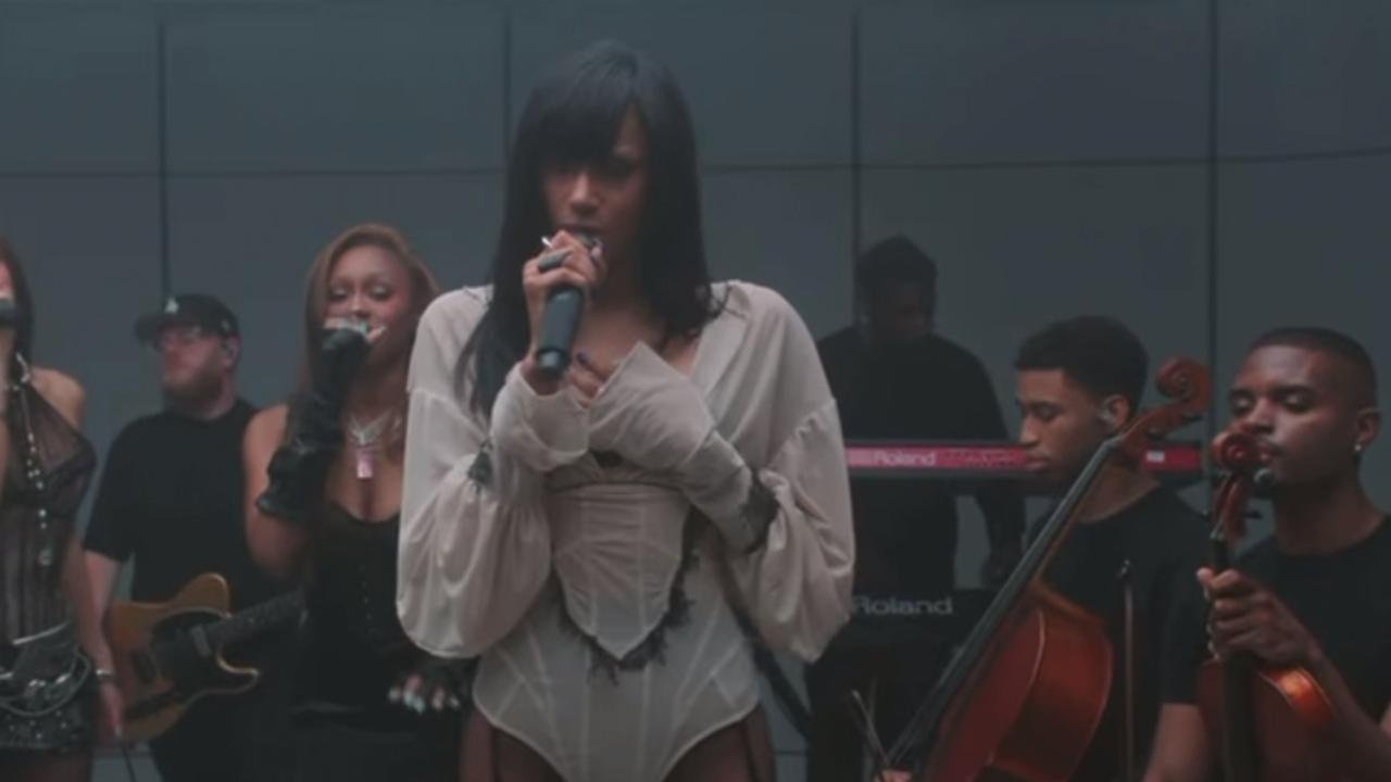 FLO Rilis "Therapy at the Club", Lagu tentang Patah Hati dan Proses Menyembuhkan Diri 2 11936901 7688 49f6 95a6 6e4f57c012c6