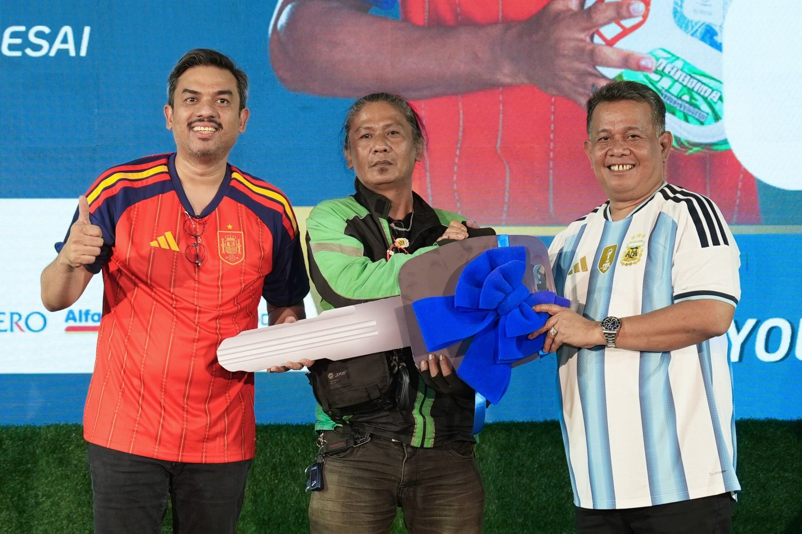 Kementerian UMKM Apresiasi Kontribusi Pengemudi Ojol Sebagai Bagian dari Penggerak Ekonomi Digital 4 7744956e 9e4a 4fd2 aa92 b35c97fffefa scaled
