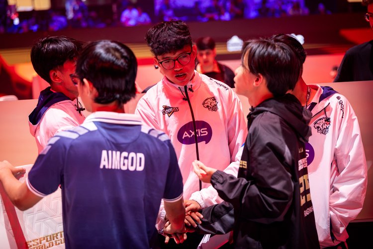 LYON Ukir Sejarah, Jadi Tim Meksiko Pertama Juara EWC 2026 Free Fire 2 EWC26 EVOS Divine
