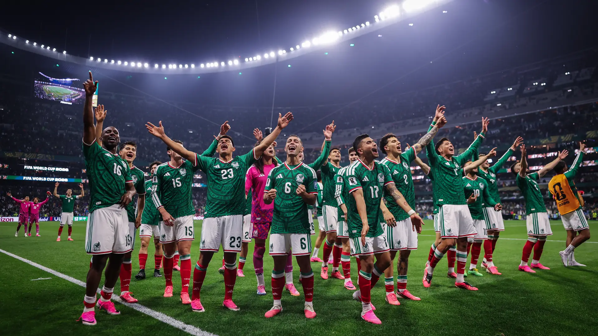 Cuaca Buruk Ancam Laga Inggris vs Meksiko, Potensi Penundaan Bisa Ganggu Suporter hingga Dini Hari 1 GettyImages 2284242931