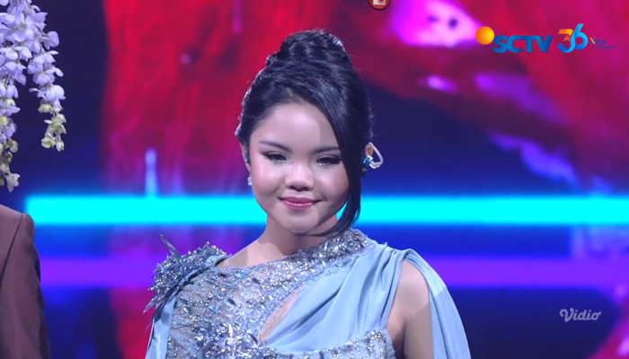 Gerald Ambon Tereliminasi, Top 4 The Icon Indonesia Resmi Terbentuk 1 Membawakan Lagu Suara Hati Seorang Kekasih Penampilan Vedra Sukses Membius Seluruh Judges 2