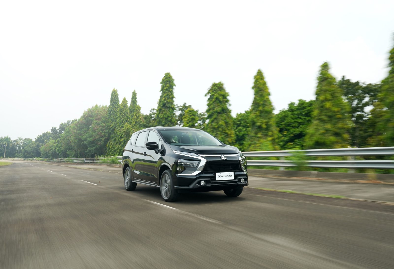 New Mitsubishi Xpander Exceed Tourer CVT Exterior 11 scaled
