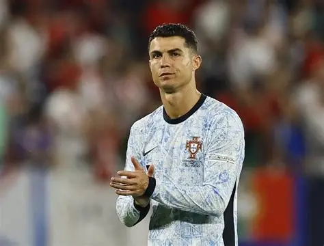 Cristiano Ronaldo Cemberut Diganti saat Portugal Kalahkan Kroasia, Masa Depannya di Timnas Masih Jadi Tanda Tanya 1 OIF 2