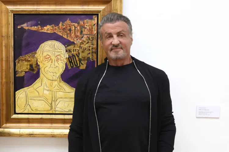 Sylvester Stallone Tetap Aktif di Usia 80 Tahun, Masih Bermain Golf, Berakting, dan Menekuni Dunia Seni Lukis 1 Sylvester Stallone 070626 1 92de977033ad45efb90a9ab9ca146e5a
