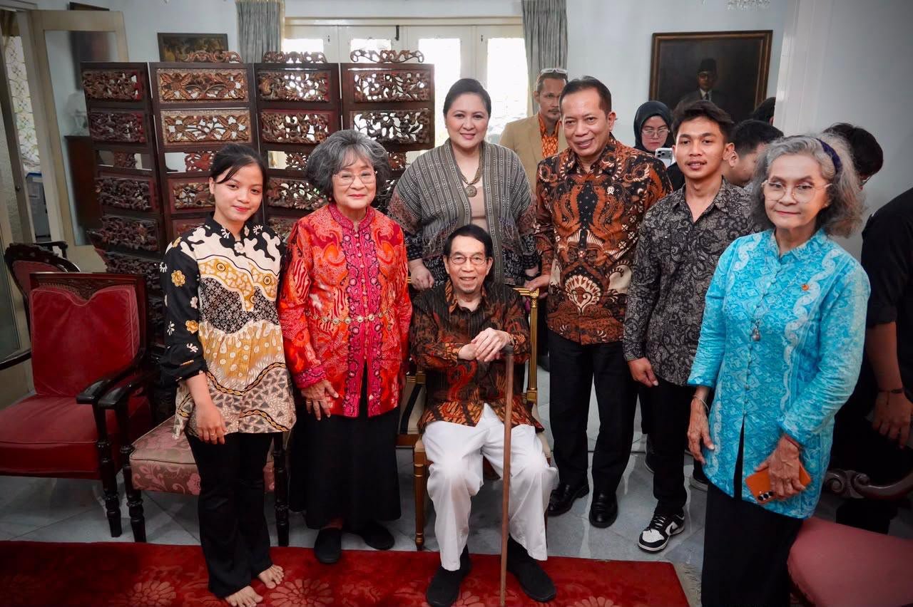 Ferry Juliantono Kunjungi Rumah Bung Hatta, Komitmen Lanjutkan Perjuangan Kembangkan Koperasi Nasional 3 b6e136c0 ba70 4d9c bd4b 8e8cf746bbb8