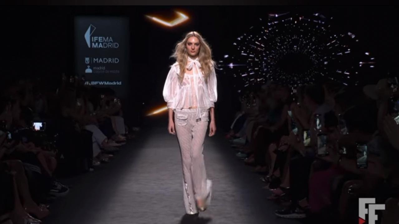 Custo Barcelona Tampilkan Koleksi Spring/Summer 2026 dengan Warna Berani di Mercedes-Benz Fashion Week Madrid 1 fe36c27d 71a0 44a1 b7ce 7e75b02092cd