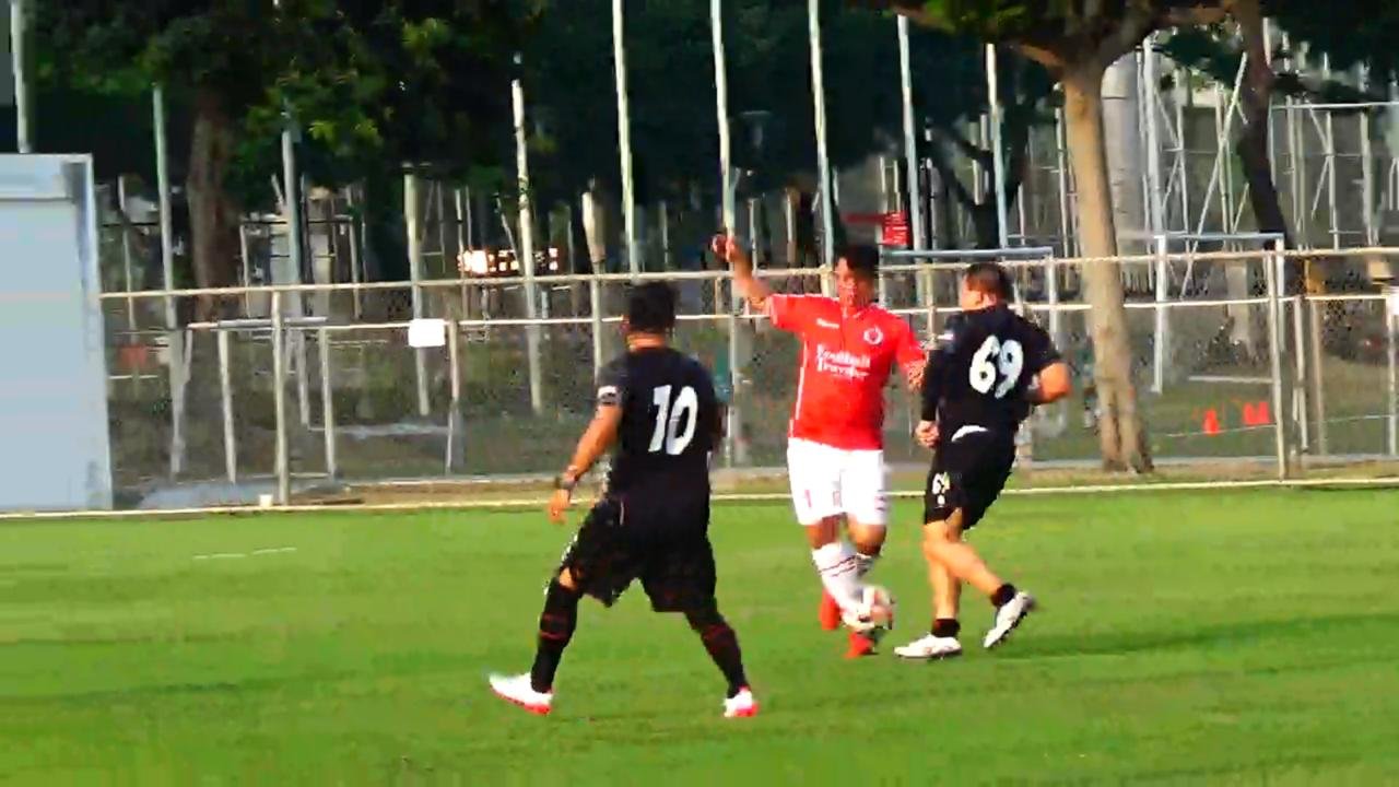 Selebriti FC Taklukkan Football Traveler dalam Laga Persahabatan Penuh Sportivitas 1 ff59b20b 4513 40d0 8e32 069768fca0da