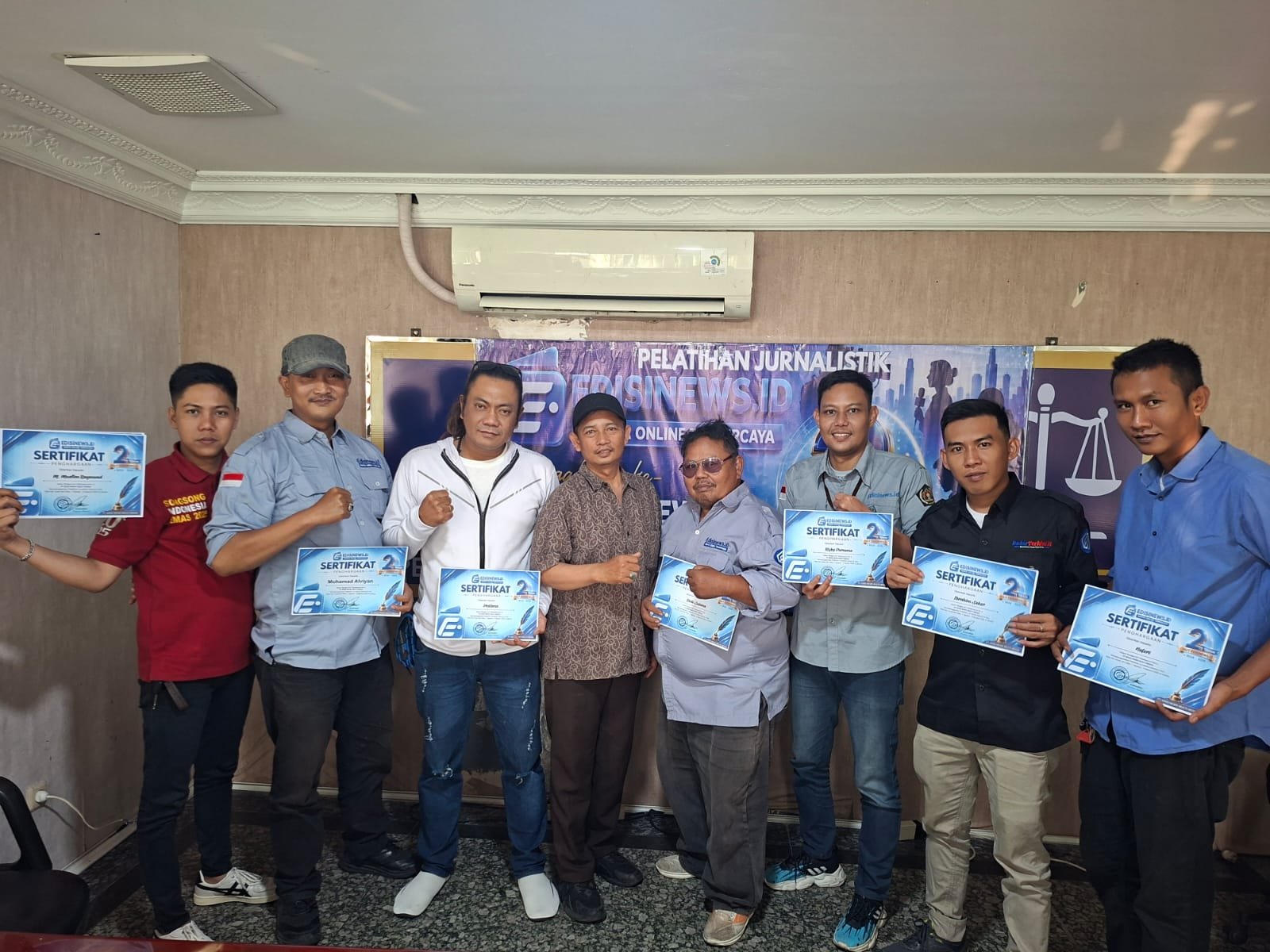 HUT ke-2 EdisiNews.id Digelar Khidmat, Diisi Santunan Anak Yatim dan Pelatihan Jurnalistik 1 0af593a3 4e9e 47a6 9f69 9ba7ba83b317