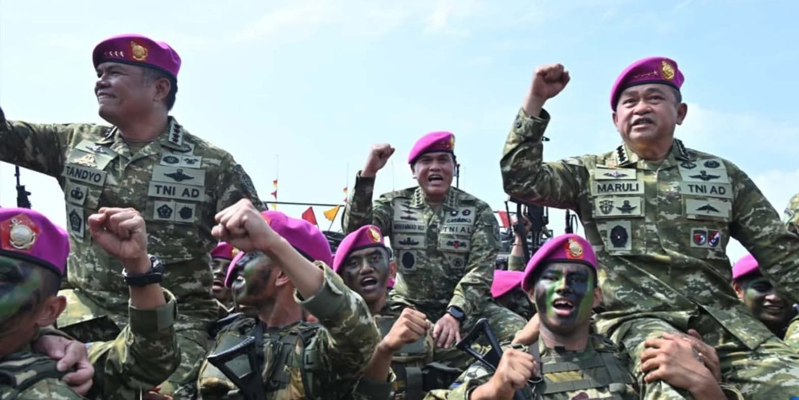 Berkat Widjanarko Dampingi Menhan Sjafrie Tinjau Latihan Operasi TNI Terintegrasi Tahun Anggaran 2026 2 49c57ec1 40a4 4630 9414 7e20a073daac