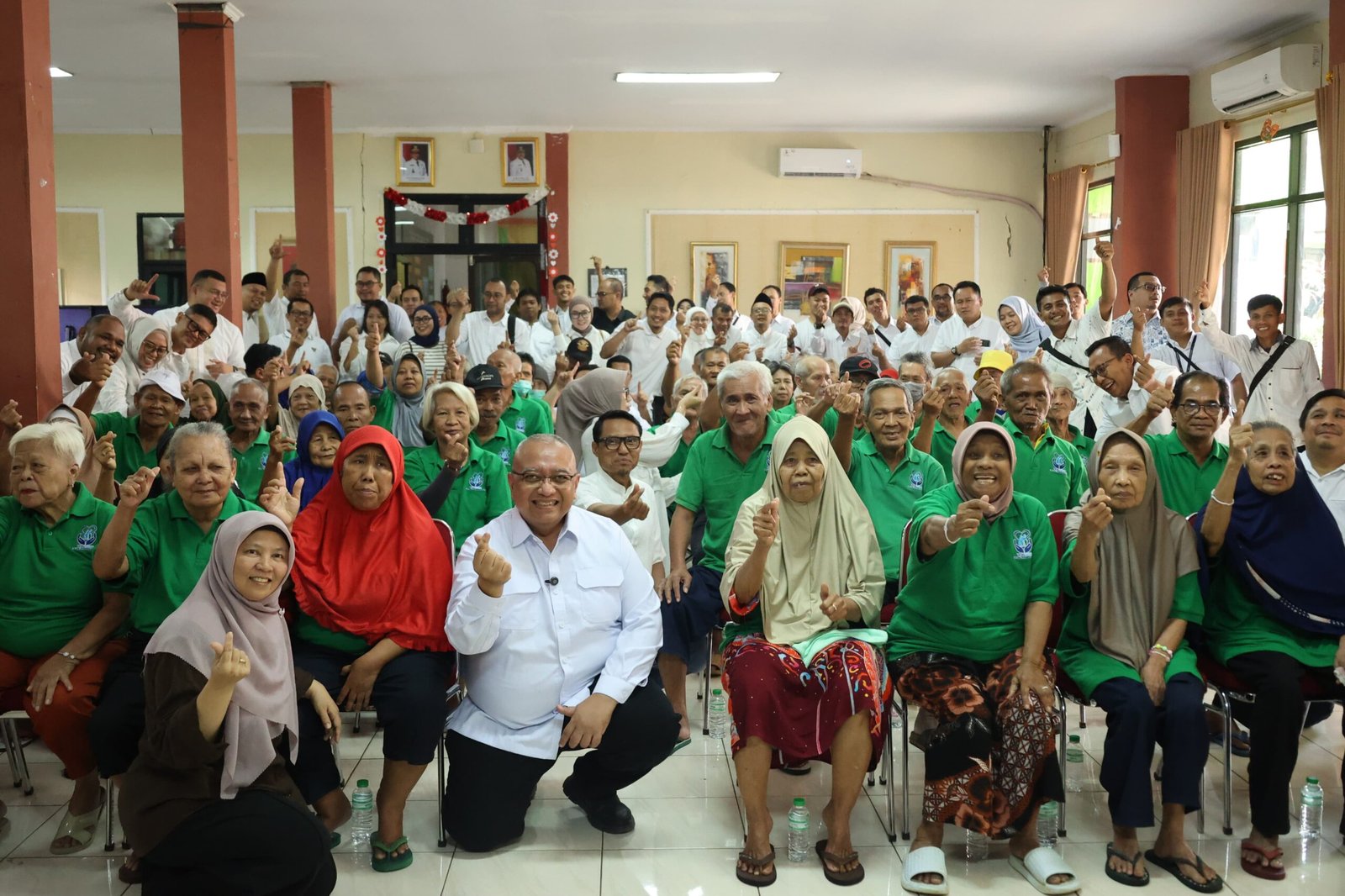 LPDB Koperasi Rayakan Dua Dekade dengan Berbagi, Salurkan Ratusan Paket Bantuan Sosial untuk Lansia 3 5d61fcd5 fe55 4d4d aaca 8751662cc4b9 scaled