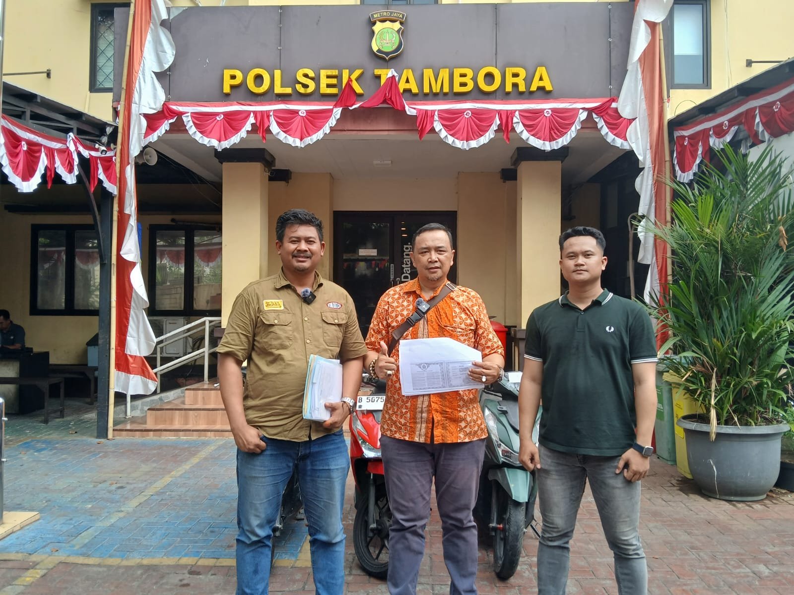 Polsek Tambora Kembalikan 3 Motor Hasil Ungkap Kasus Ranmor kepada Masyarakat 1 725bfb7d 88d2 48d5 8035 e9b77b0986ee