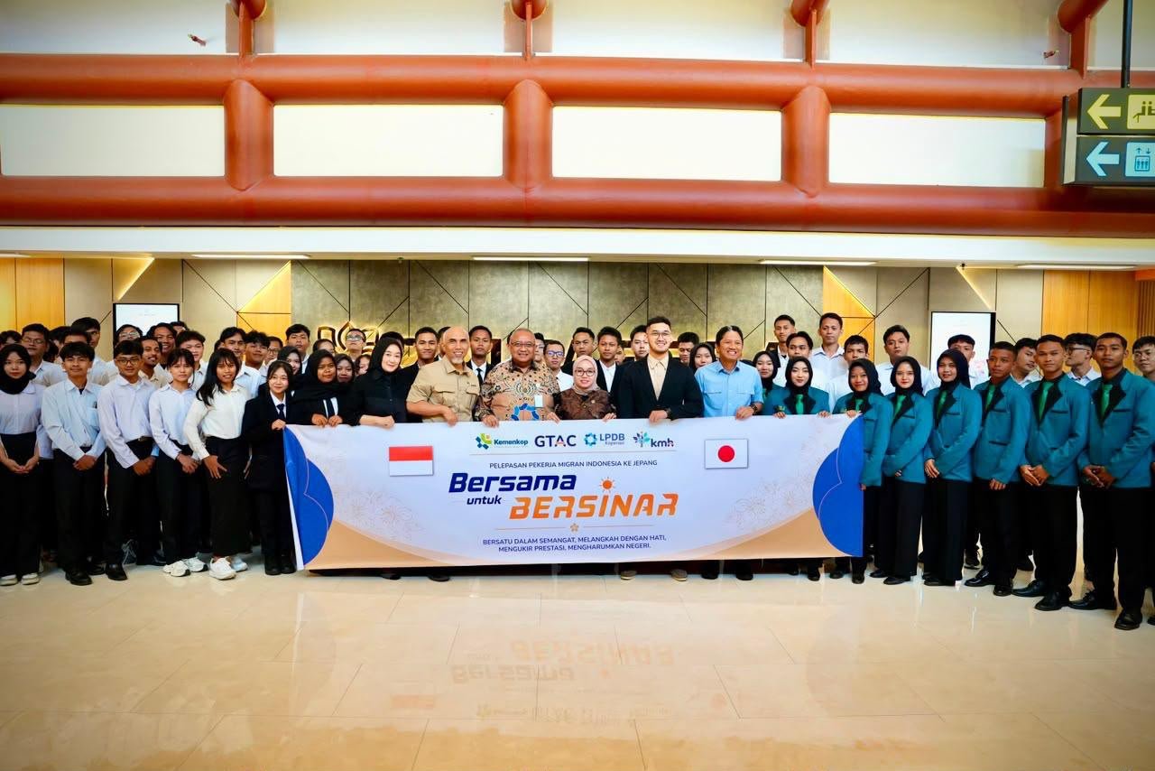 Farida Farichah Secara Simbolis Melepas Puluhan Pekerja Migran Indonesia ke Jepang 2 88811152 4773 42d5 a361 543868aac883