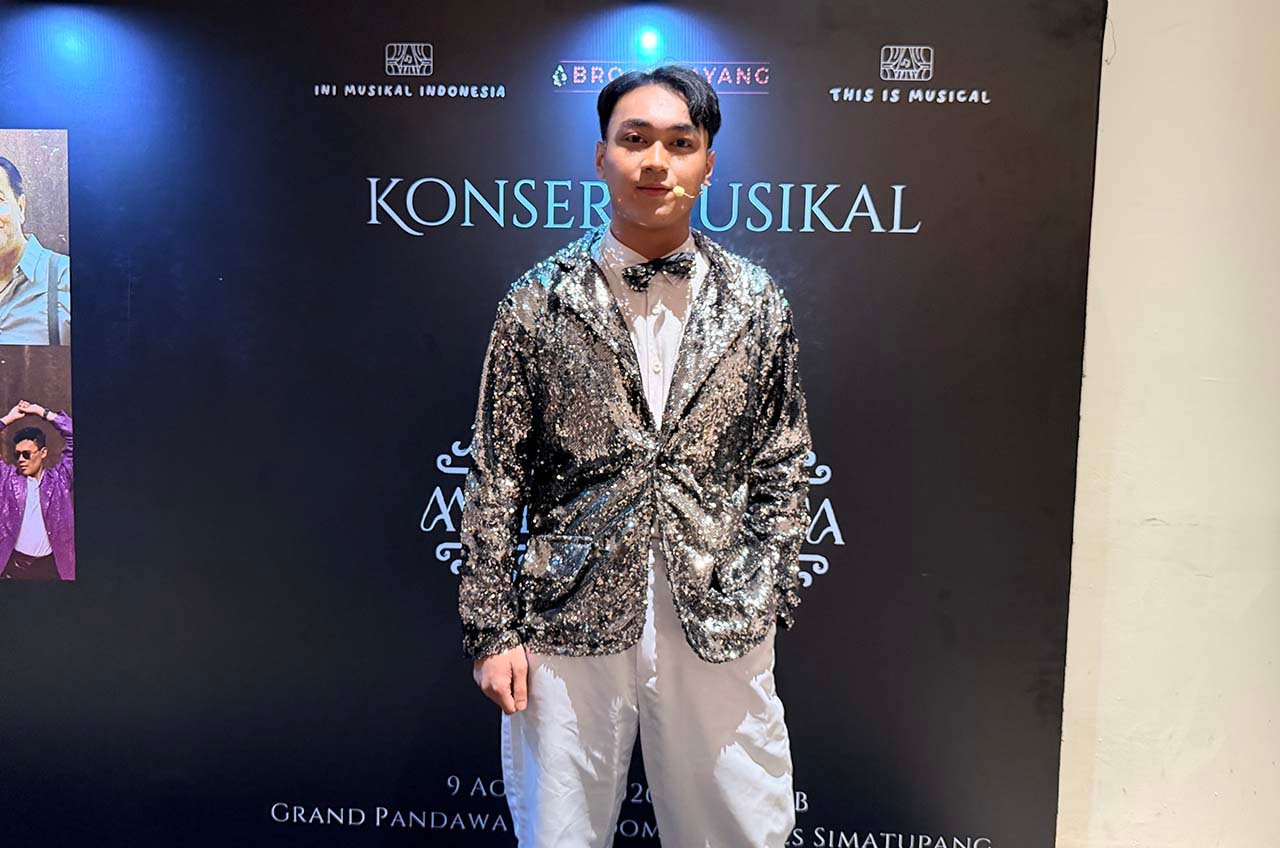 Ikang Fauzi Bawa Nostalgia 80-an ke Panggung Musikal “Melodi Cinta” 1 Mikail Edwin Rizki bertindak sebagai penata konsep
