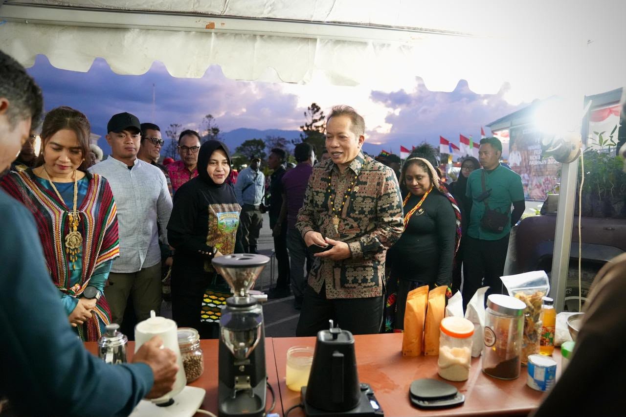 Ferry Juliantono: Wamena Coffee Festival Jadi Penggerak Ekonomi Berbasis Potensi Lokal 1 ad685bd1 360d 43eb 8750 d8568eae3956