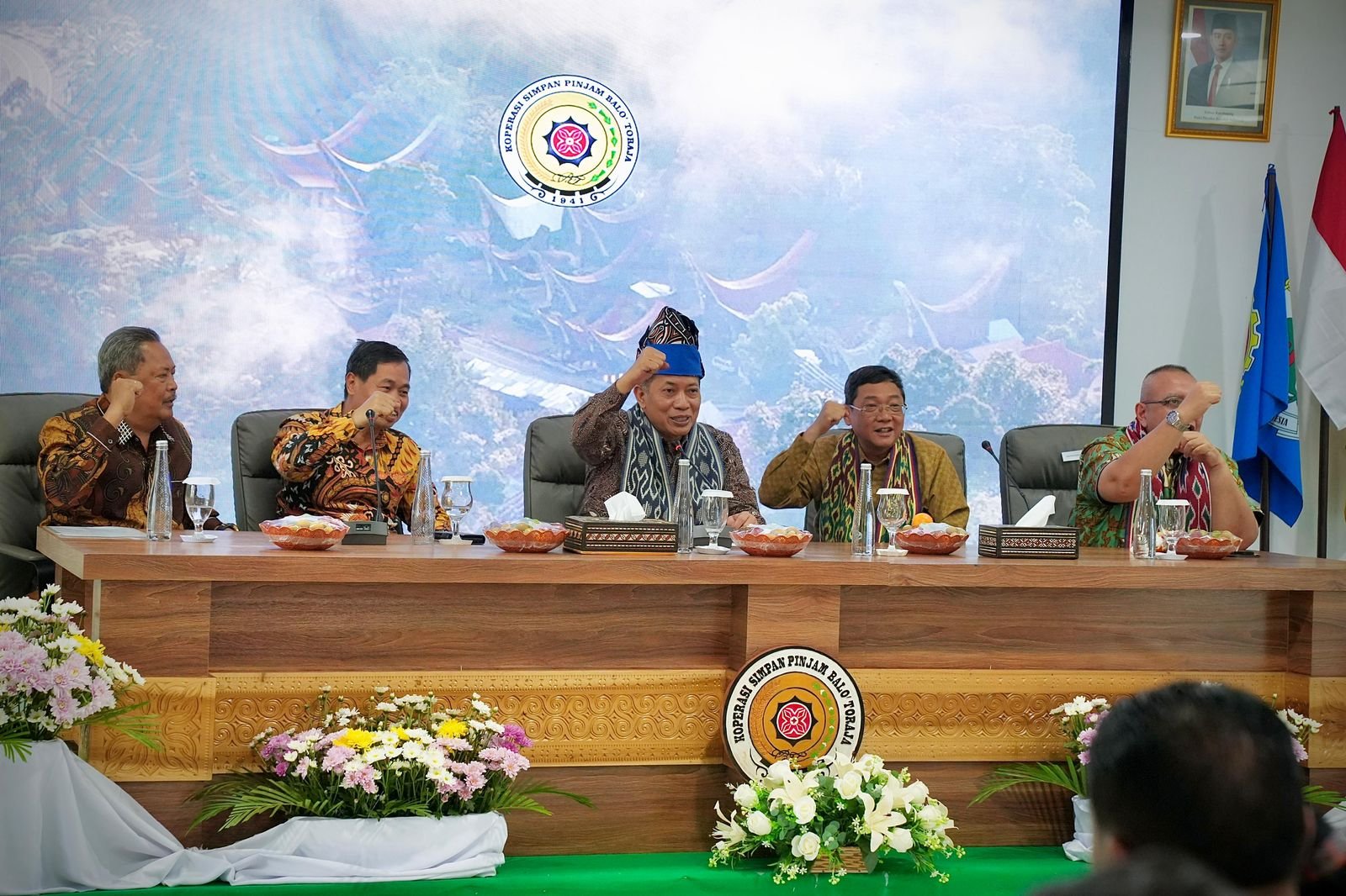 Ferry Juliantono Dorong KSP Balo’ta Harus Jadi Penggerak Ekonomi di Toraja 2 d556d528 43bc 4a78 af83 6b63be94e64d