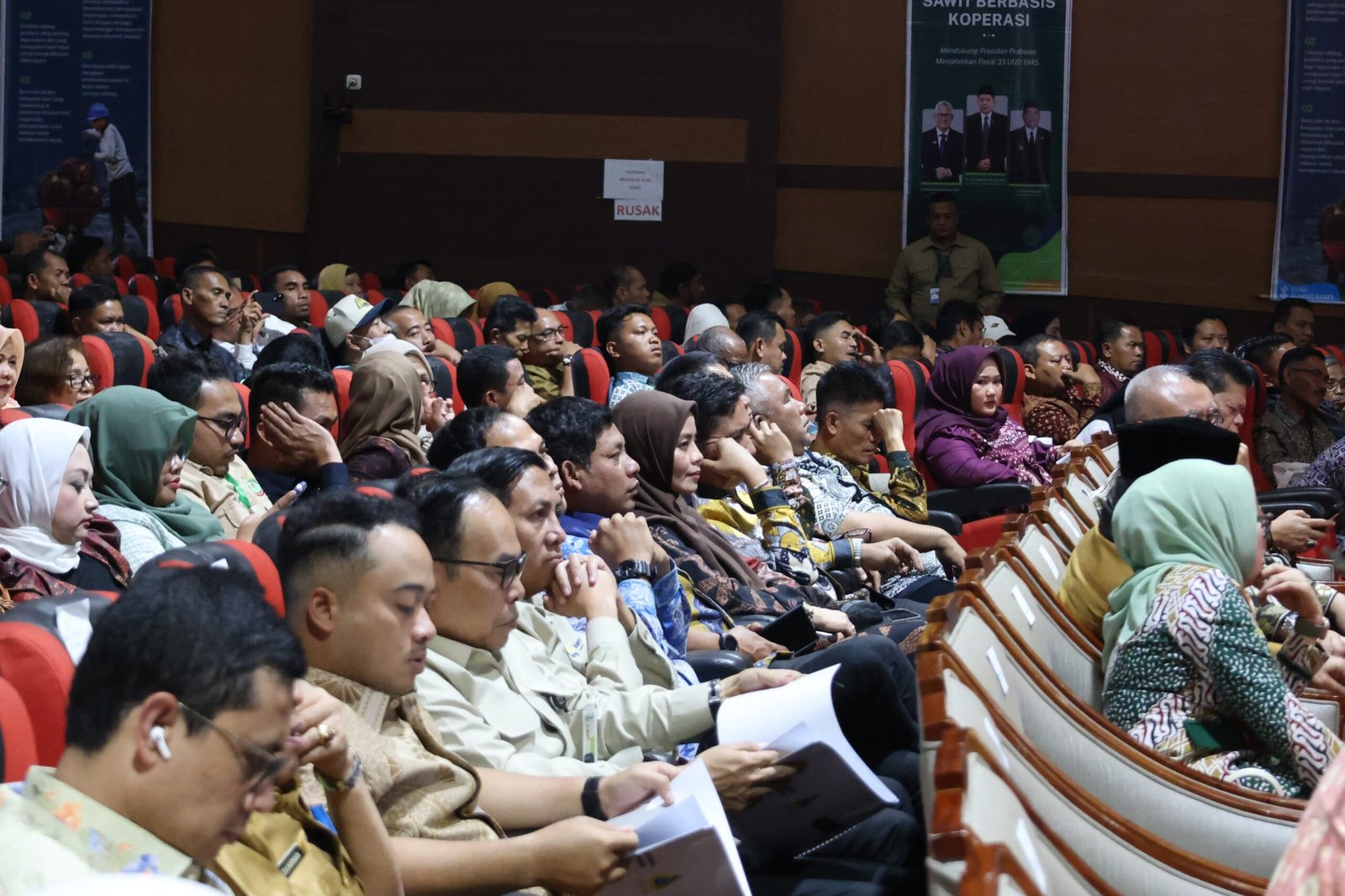 Kemenkop Tegaskan Hilirisasi Sawit Berbasis Koperasi, LPDB Koperasi Siapkan Dukungan Pembiayaan 4 fe60fca7 76fd 479b a3cf db053a88cbc6 scaled