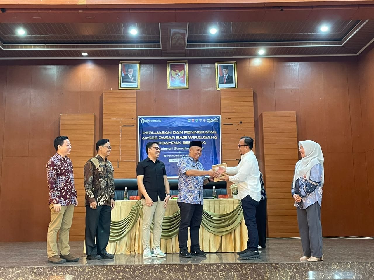 Riza Damanik: Kementerian UMKM Terapkan Program Pemulihan Terintegrasi bagi UMKM Terdampak Bencana di Sumatera 1 3b8826f7 b1e8 4b51 af80 f5c48d0ad3cf