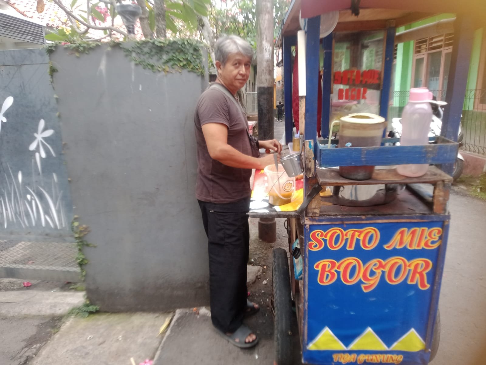 Pesinetron dan Penulis Skenario Banting Setir Jualan Soto Mie, Luki Tetap Simpan Asa Jadi Sutradara 1 40527161 9f38 4c69 adc0 54fc8ceb2aa2
