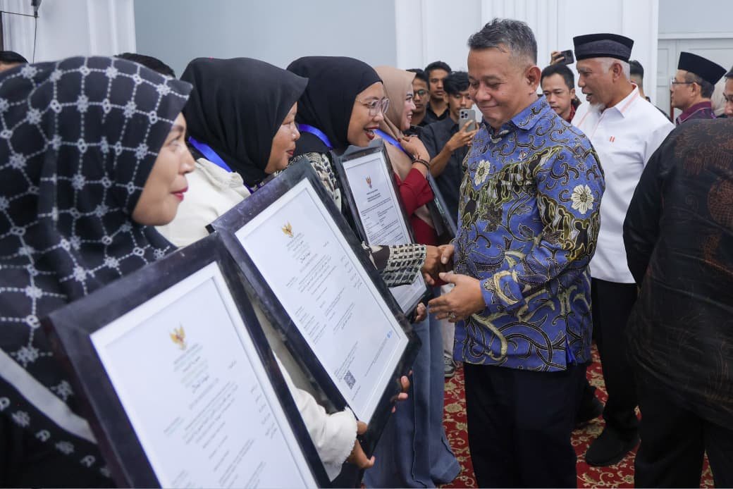 Helvi Moraza: Festival Kemudahan dan Pelindungan Usaha Mikro Targetkan Seribu Pengusaha Mikro di Sumatera Barat Dapat Mengakses Berbagai Layanan 1 835ba578 c748 480e b114 490c7a835fd9