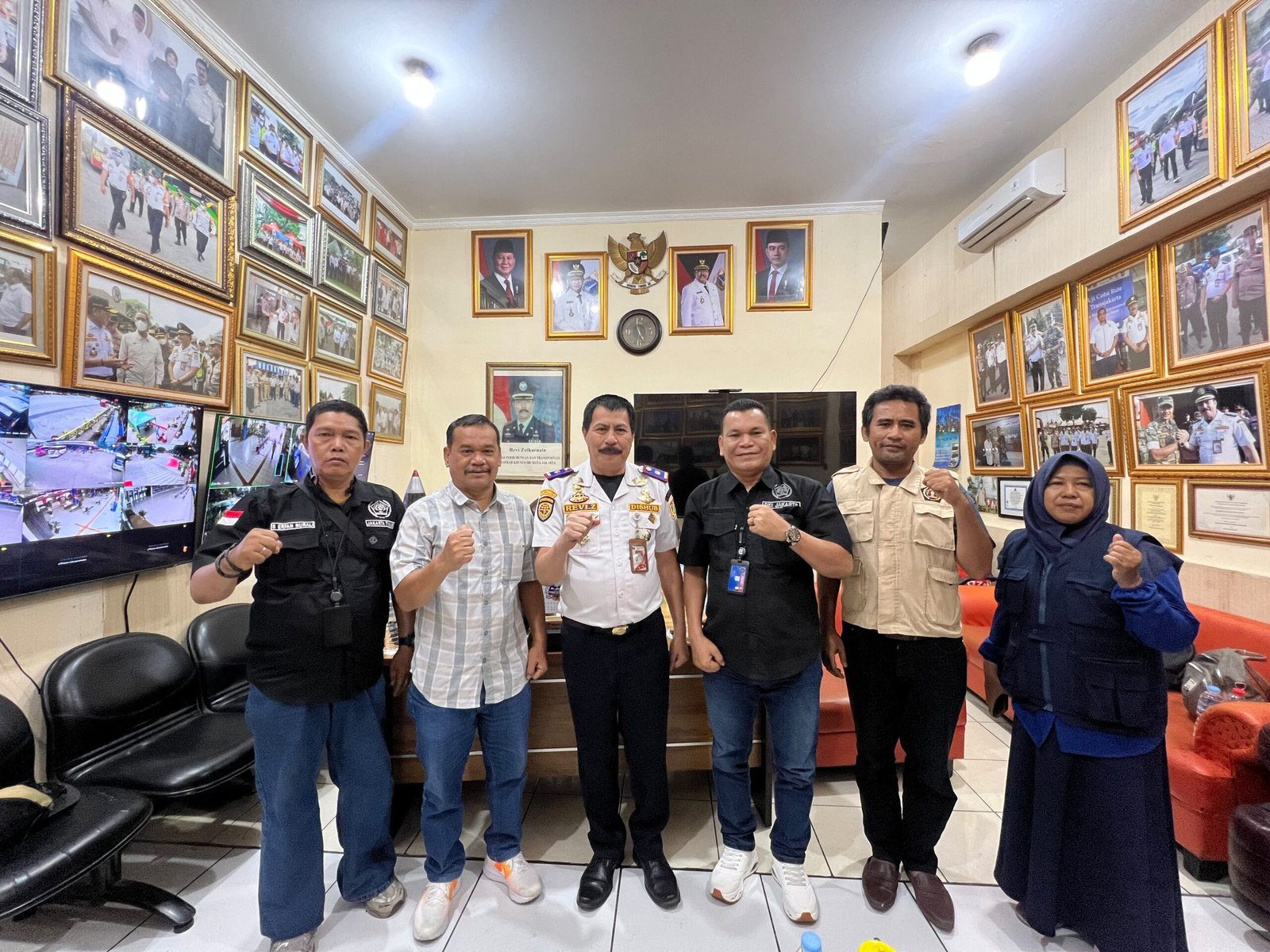 PWI Pokja Wali Kota Jakarta Timur Perkuat Kemitraan dengan Terminal Kampung Rambutan 2 86e5ecfe 76a8 42aa 897b 8b9c7010c4c5 scaled