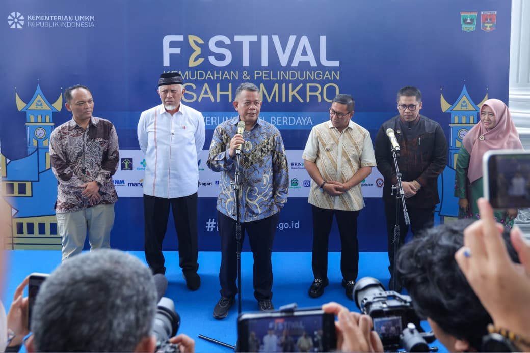 Helvi Moraza: Festival Kemudahan dan Pelindungan Usaha Mikro Targetkan Seribu Pengusaha Mikro di Sumatera Barat Dapat Mengakses Berbagai Layanan 6 9ccbec03 2c45 4f31 90f8 58553102d2ec