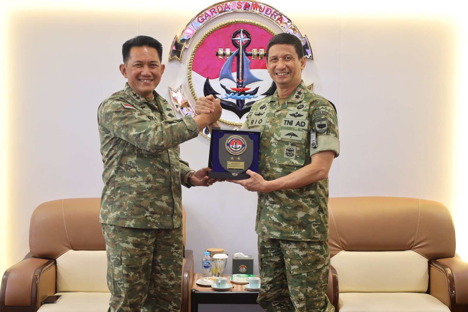 Dankodaeral IV Terima Kunjungan Pangdam XXV/Sultan Mahmud Riayat Syah, Perkuat Sinergi TNI di Kepri 1 WhatsApp Image 2026 10 29 at 17.33.05