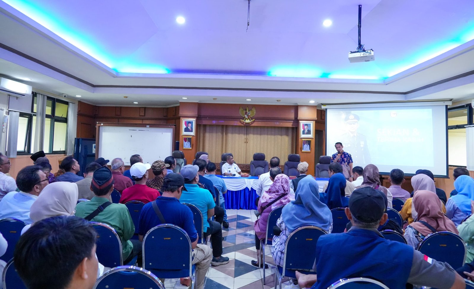Kelurahan Makasar Pacu Gerakan Pilah Sampah dari Rumah, RT dan RW Jadi Ujung Tombak Perubahan 2 c5a74fb2 5cd5 47c9 bc76 675f71e63b67 scaled