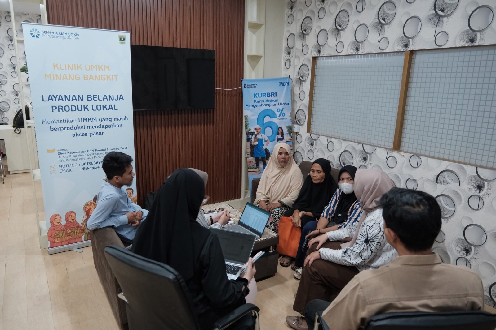 Ari Anindya Hartika: Pemulihan Pascabencana tidak Cukup Hanya dengan Mengembalikan Kemampuan UMKM untuk Berproduksi 2 dee9bde0 e1cf 4c78 b7c3 ef76fecfed0f scaled