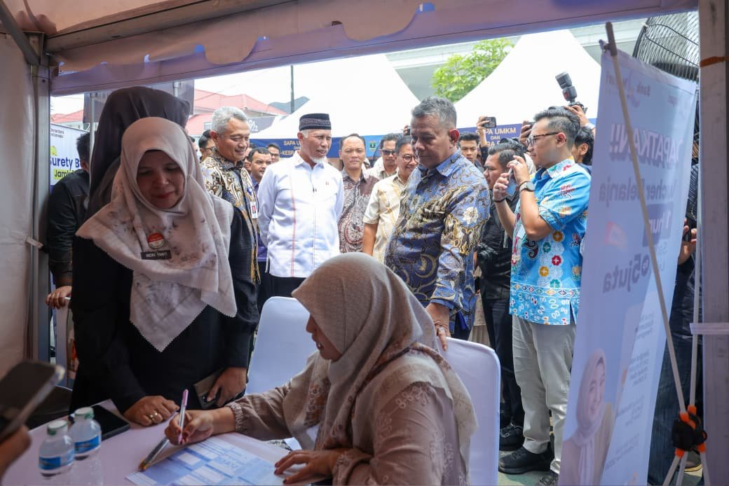 Helvi Moraza: Festival Kemudahan dan Pelindungan Usaha Mikro Targetkan Seribu Pengusaha Mikro di Sumatera Barat Dapat Mengakses Berbagai Layanan 4 e04d9986 78d9 48af a139 5d18b801330a