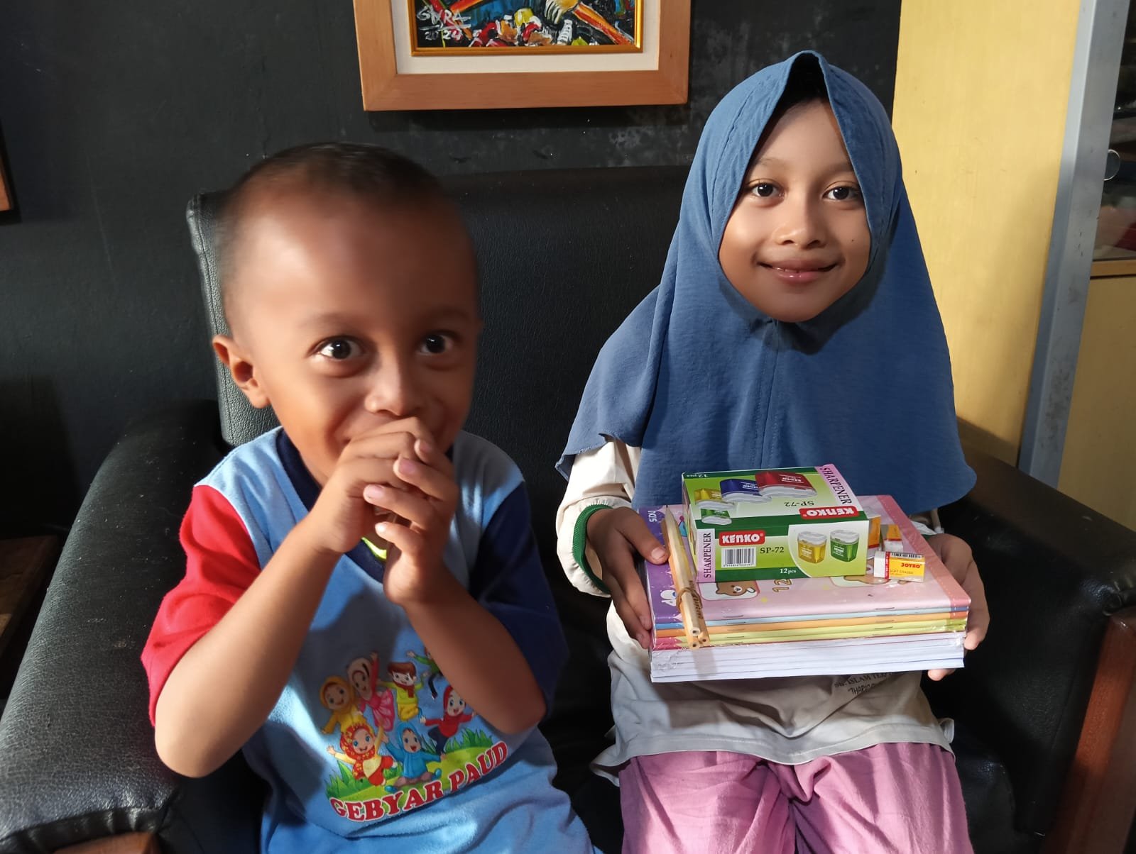 Buku Baru di Hari Jumat: Mengais Rezeki, Menjemput Mimpi — Anak Pemulung Tetap Sekolah 2 e489ba5f cade 4052 aa54 94f3c3b48ea6
