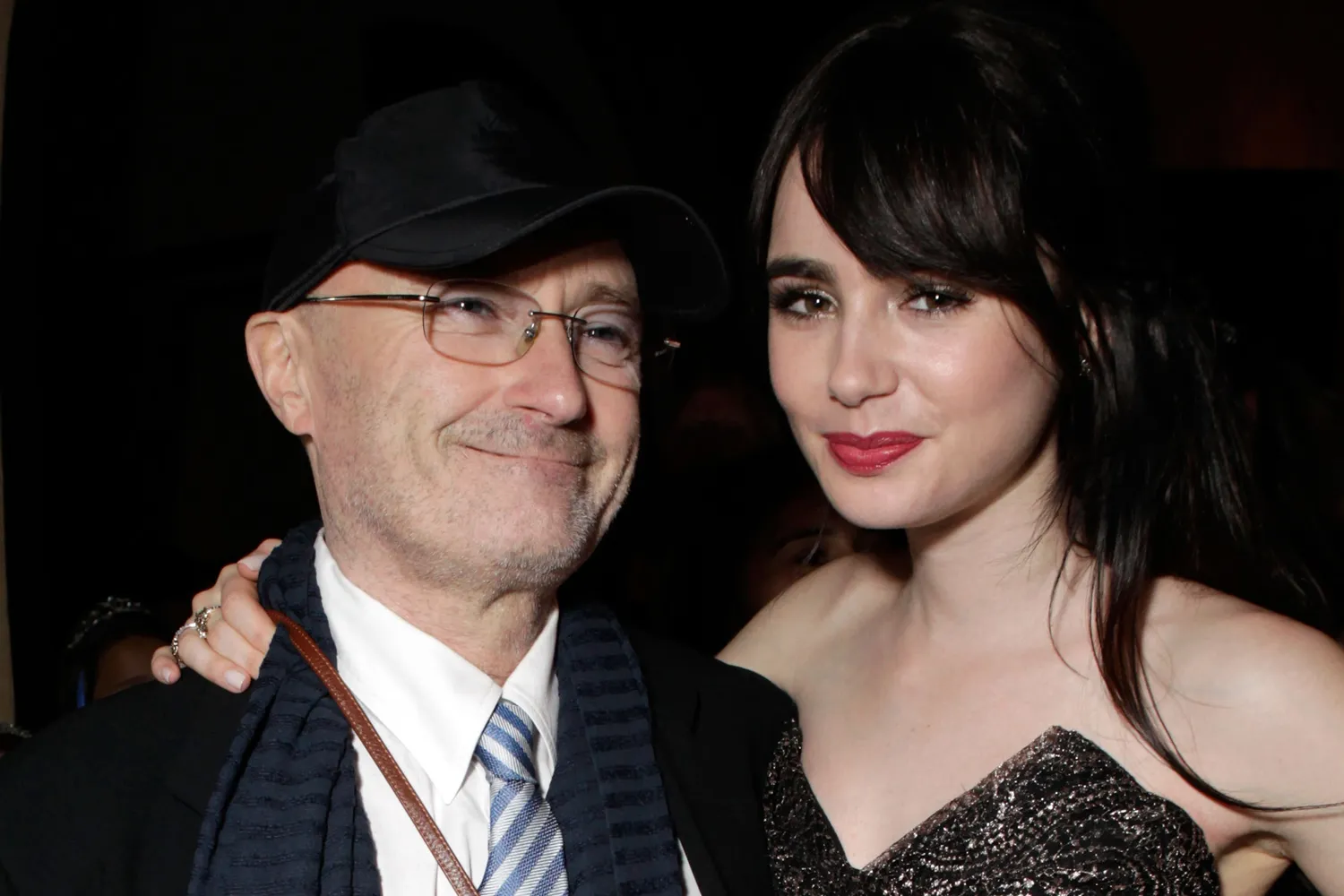 lily collins phil collins tout 092424 1ee67d3af7154fad86cab18033c8a1a1